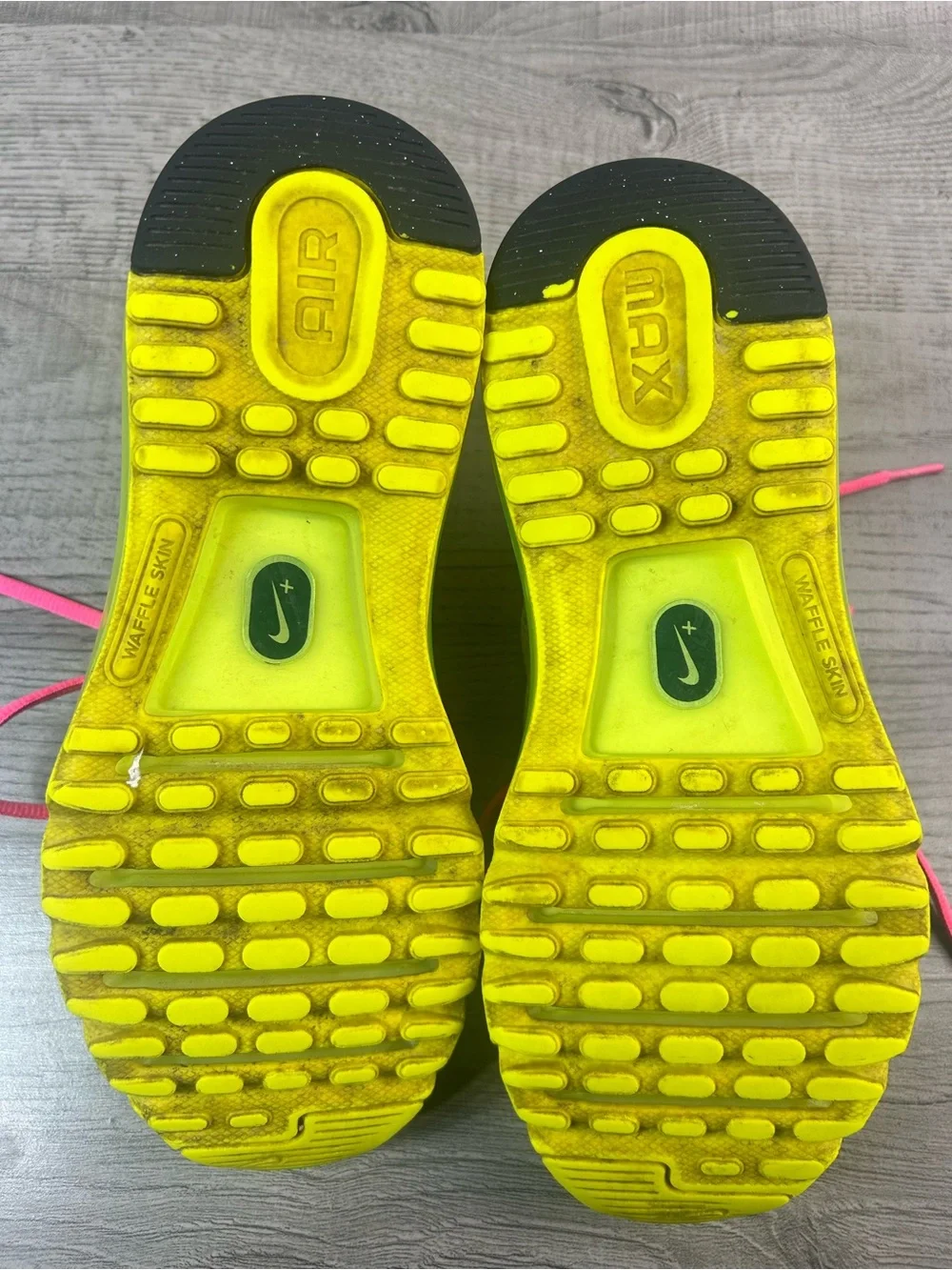 Nike Air Max 2013 Women’s Size 7.5 (24.5 cm)Shoes Olive Green Neon Pink Yellow